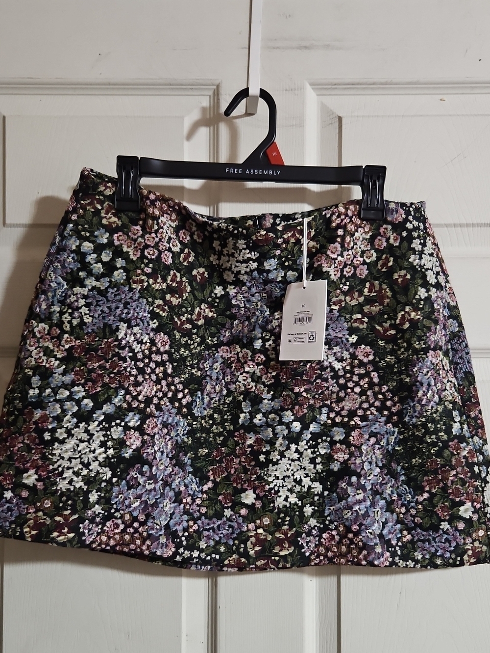 Free Assembly High-Rise TAPESTRY Jacquard Mini Skirt: NEW WITH TAGS: SIZE 10